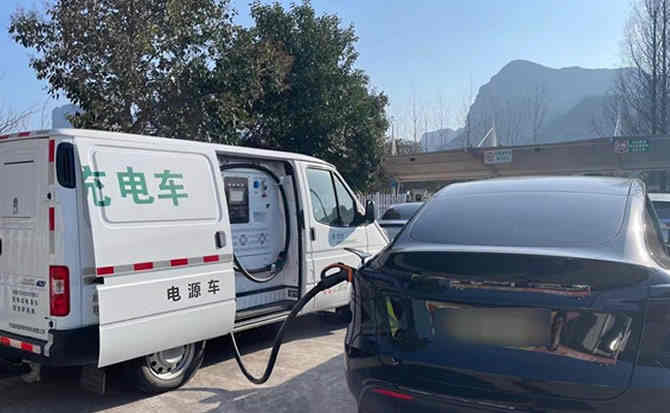 隆德汽车搭电